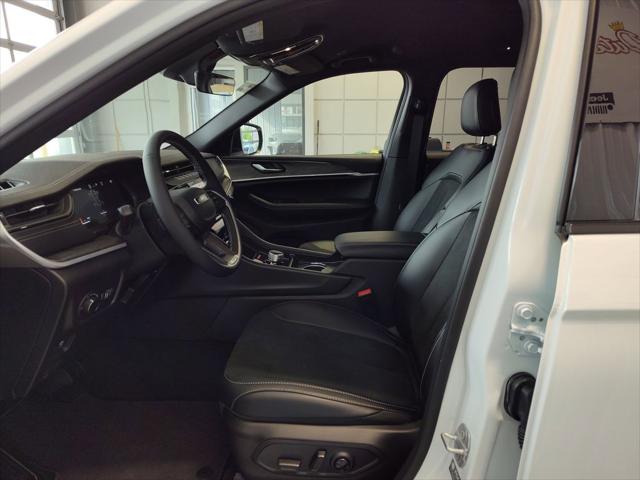 2026 Jeep Grand Cherokee L Altitude 4x4