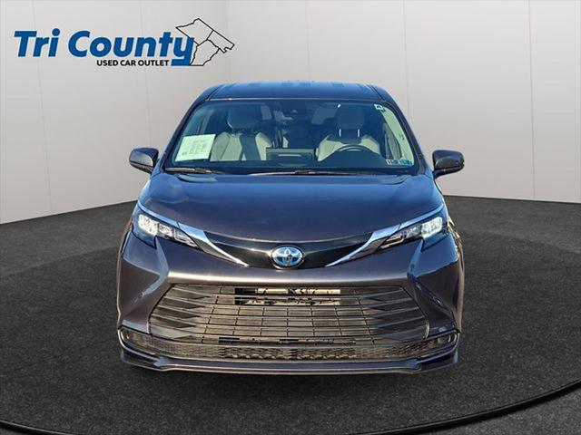 2025 Toyota Sienna LE 2025 Toyota Sienna LE