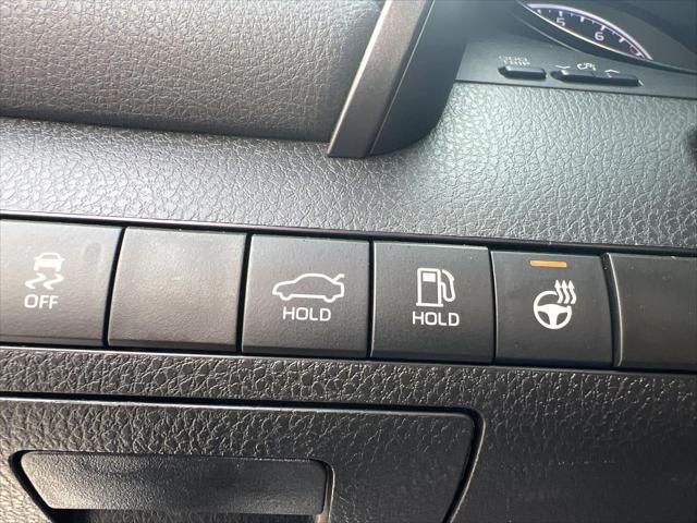 2023 Toyota Camry SE AWD