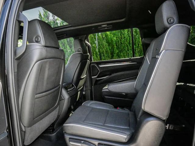 2025 Cadillac Escalade ESV Sport