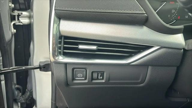 2021 Cadillac XT4 FWD Premium Luxury