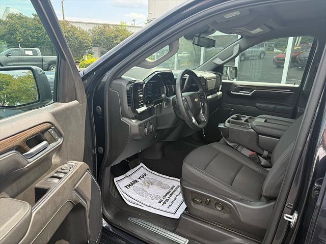 2023 Chevrolet Silverado 1500 4WD Crew Cab Short Bed LT with 2FL
