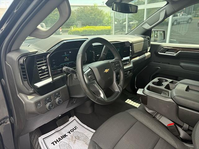 2023 Chevrolet Silverado 1500 4WD Crew Cab Short Bed LT with 2FL