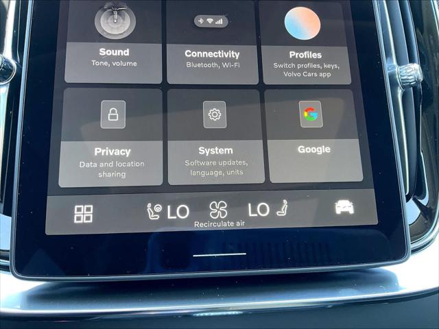 2026 Volvo XC90 Plug-In Hybrid Plus, T8 AWD, Electric/Gasoline, Bright, 7 Seats