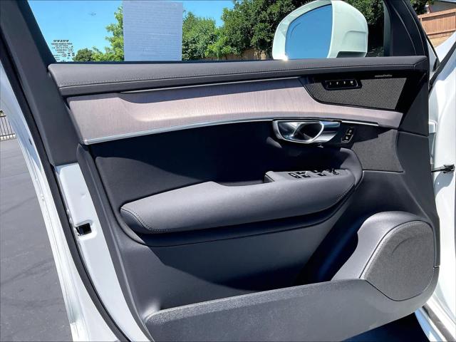 2026 Volvo XC90 Plug-In Hybrid Ultra, T8 AWD, Electric/Gasoline, Bright, 7 Seats