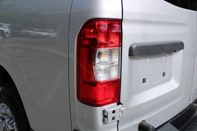 2020 Nissan 3500 SL