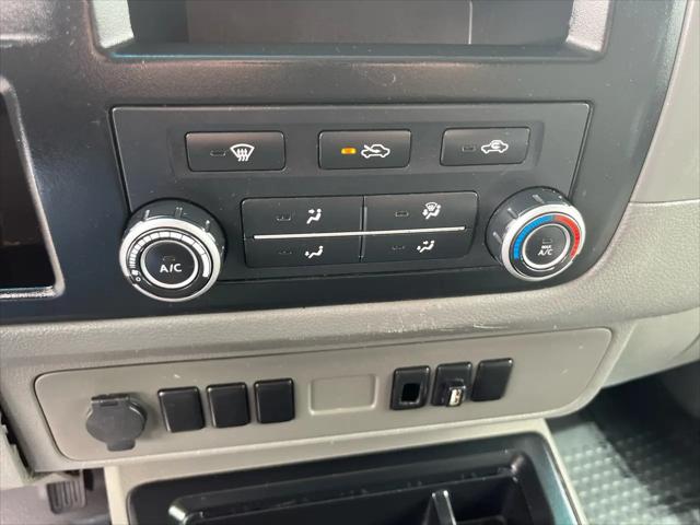 2016 Nissan 1500 S V6