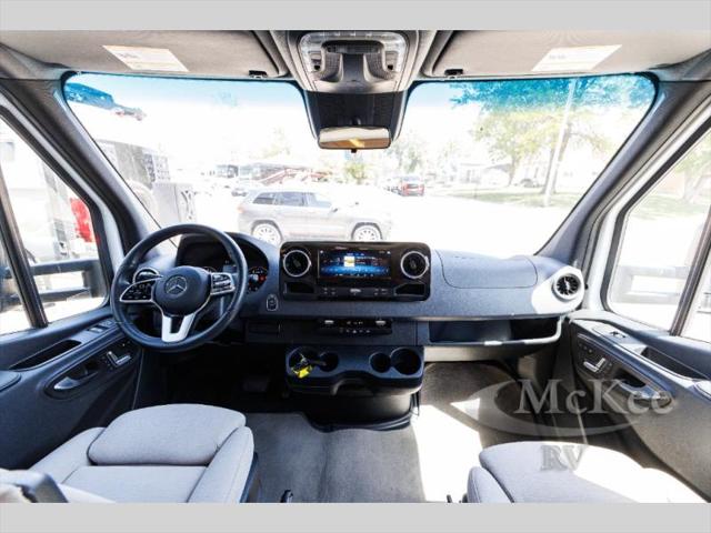 2022 Mercedes-Benz Sprinter 3500XD Chassis Standard Roof V6