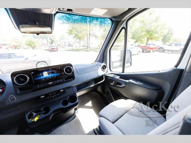 2022 Mercedes-Benz Sprinter 3500XD Chassis Standard Roof V6