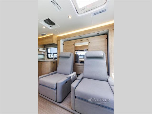 2022 Mercedes-Benz Sprinter 3500XD Chassis Standard Roof V6