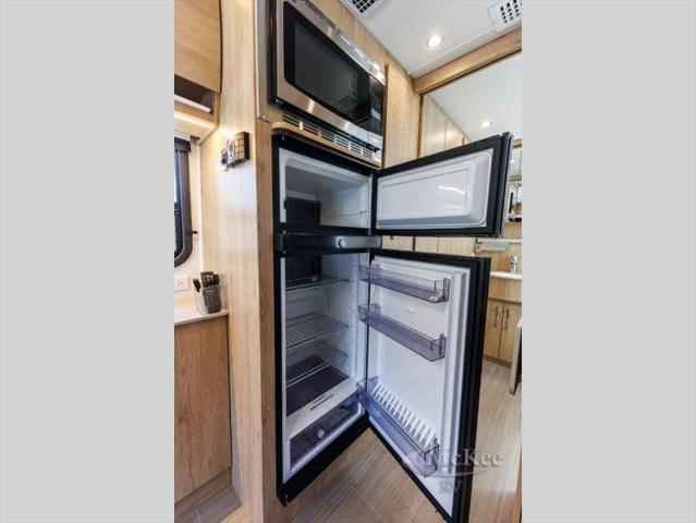 2022 Mercedes-Benz Sprinter 3500XD Chassis Standard Roof V6