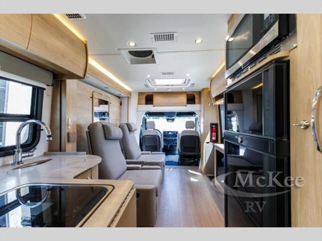 2022 Mercedes-Benz Sprinter 3500XD Chassis Standard Roof V6
