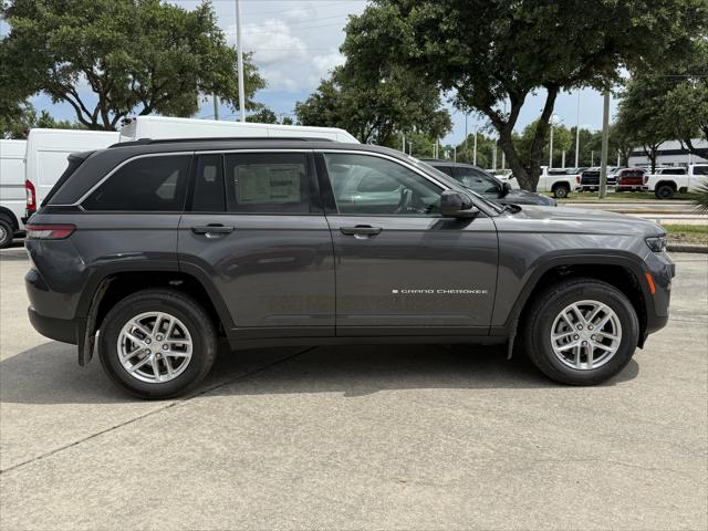 2026 Jeep Grand Cherokee Laredo 4x2