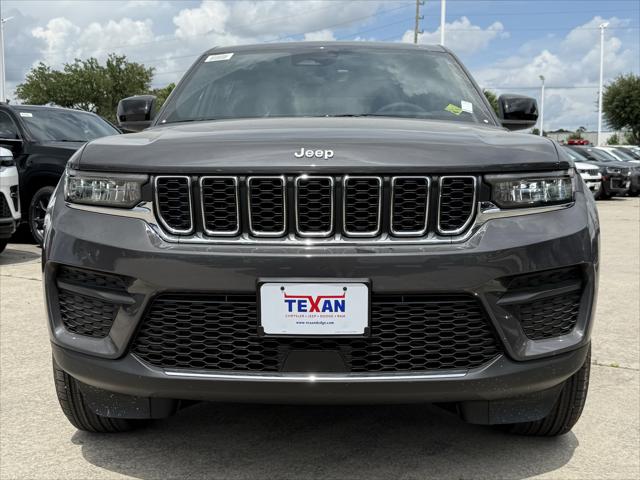 2026 Jeep Grand Cherokee Laredo 4x2