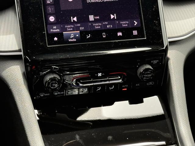 2026 Jeep Grand Cherokee Laredo 4x2