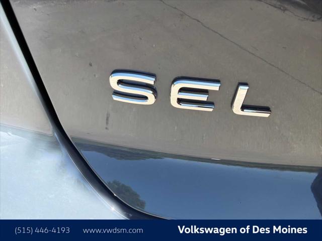 2026 Volkswagen Atlas Cross Sport SEL Premium R-Line