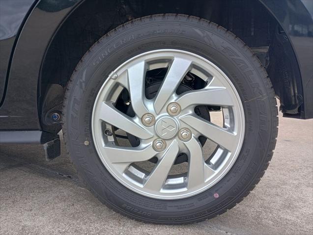 2024 Mitsubishi Mirage LE