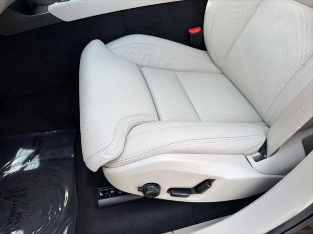 2026 Volvo XC90 Plug-In Hybrid Ultra, T8 AWD, Electric/Gasoline, Bright, 7 Seats