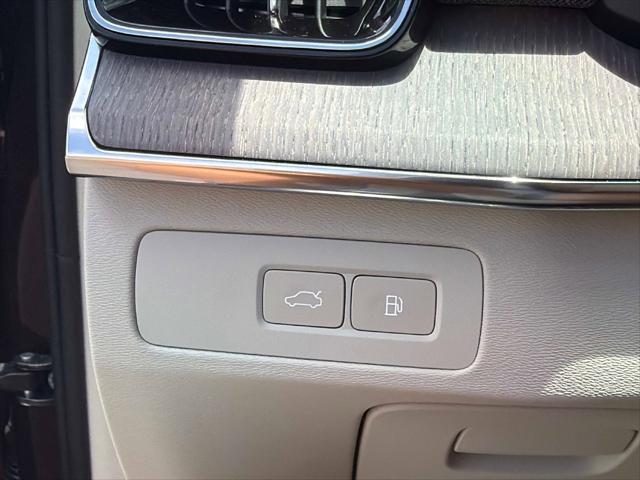 2026 Volvo XC90 Plug-In Hybrid Ultra, T8 AWD, Electric/Gasoline, Bright, 7 Seats