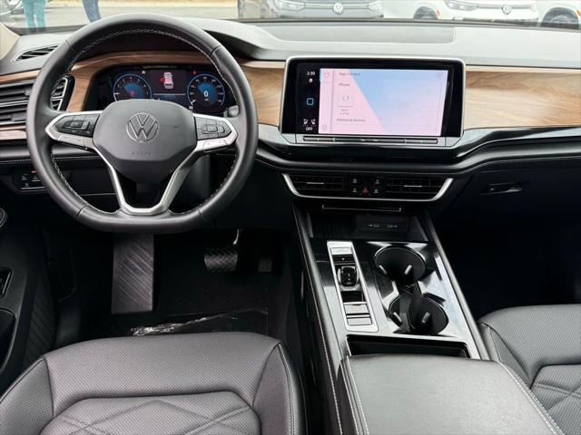 2026 Volkswagen Atlas SE with Technology