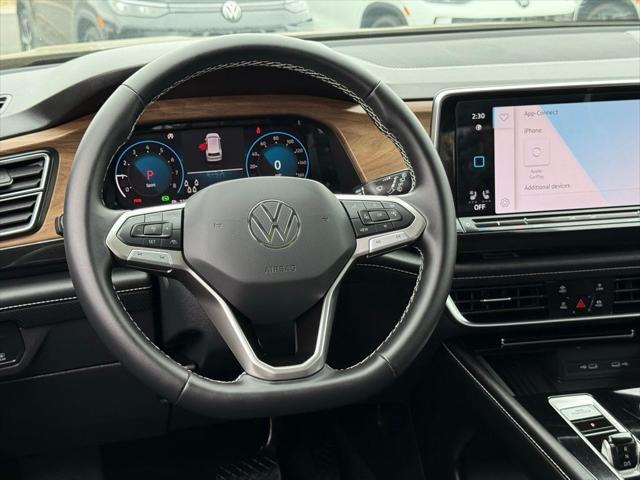 2026 Volkswagen Atlas SE with Technology