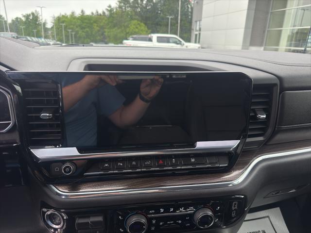 2023 Chevrolet Silverado 1500 4WD Crew Cab Short Bed RST