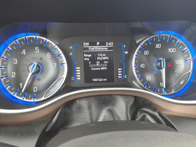2022 Chrysler Voyager LX