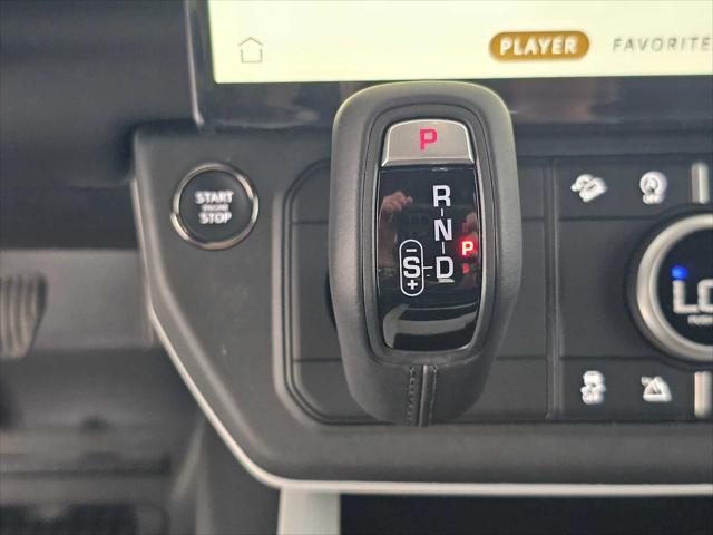 2026 Land Rover Defender P400 X-Dynamic SE