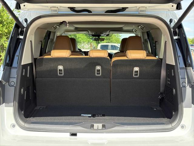 2026 INFINITI QX80 LUXE