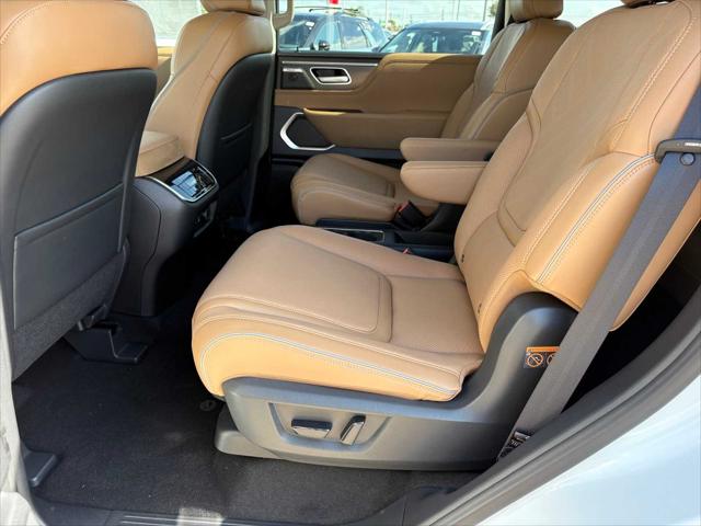 2026 INFINITI QX80 LUXE