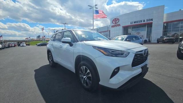 2023 Toyota Highlander XLE for sale in Green Bay, WI
