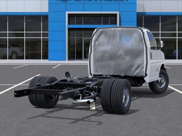 2025 Chevrolet Express Cutaway 4500 Van