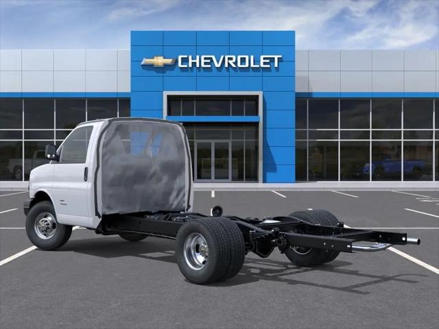 2025 Chevrolet Express Cutaway 4500 Van