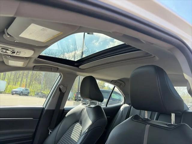 2023 Toyota Camry SE AWD