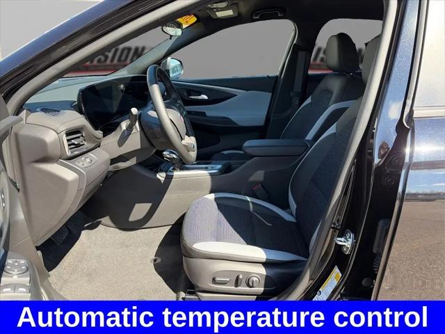2025 Buick NV Preferred FWD