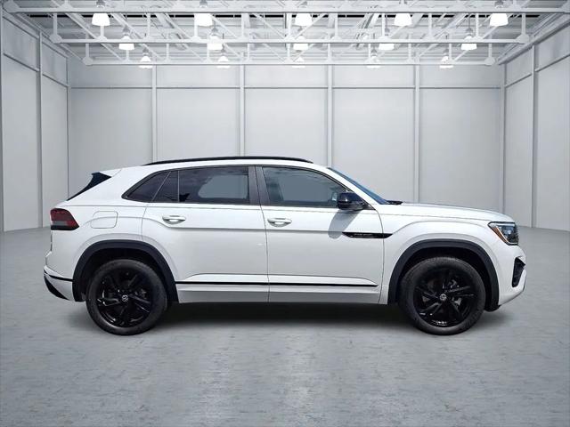 2025 Volkswagen Atlas Cross Sport 2.0T SEL R-Line Black