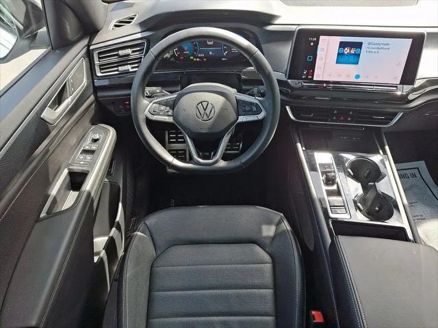 2025 Volkswagen Atlas Cross Sport 2.0T SEL R-Line Black