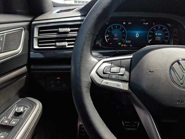 2025 Volkswagen Atlas Cross Sport 2.0T SEL R-Line Black