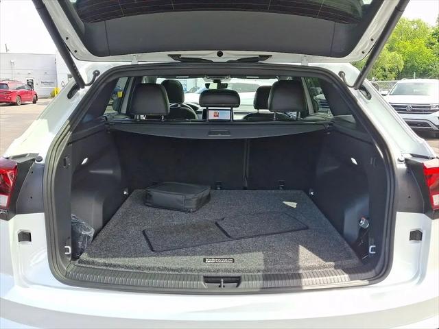 2025 Volkswagen Atlas Cross Sport 2.0T SEL R-Line Black