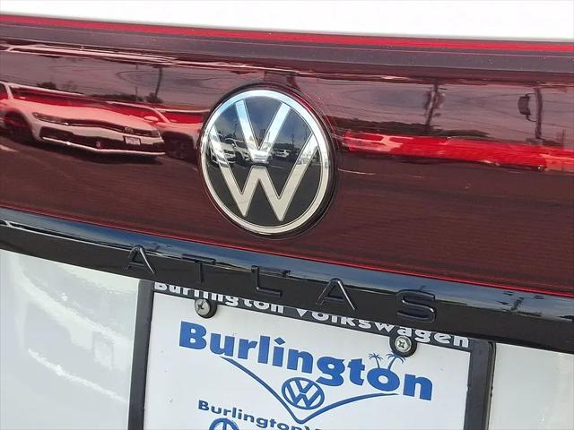 2025 Volkswagen Atlas Cross Sport 2.0T SEL R-Line Black