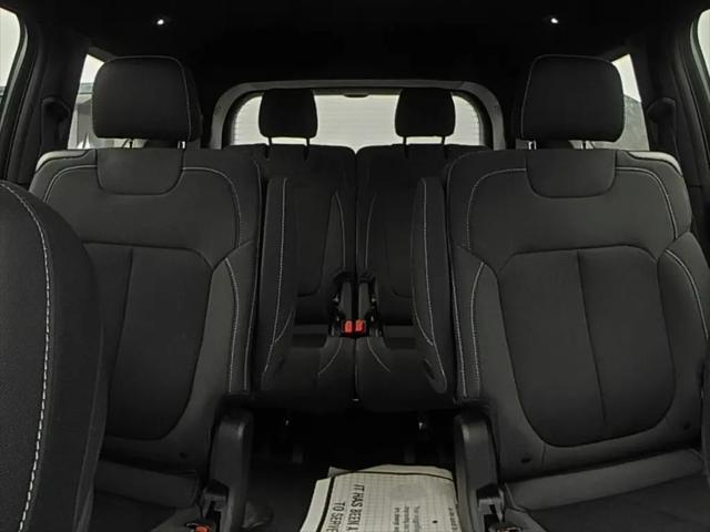 2025 Jeep Grand Cherokee L Laredo X 4x2