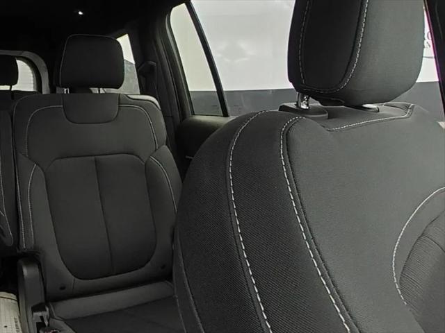 2025 Jeep Grand Cherokee L Laredo X 4x2