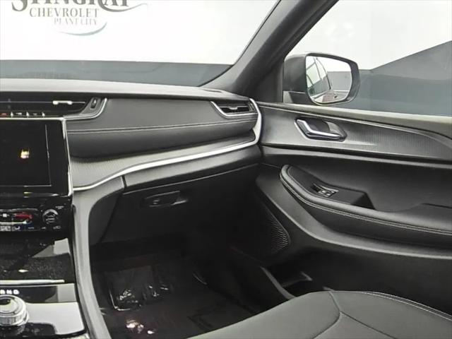 2025 Jeep Grand Cherokee L Laredo X 4x2