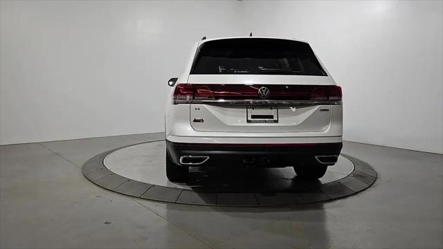 2026 Volkswagen Atlas SE with Technology