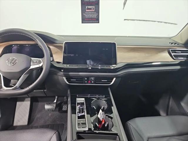 2026 Volkswagen Atlas SE with Technology