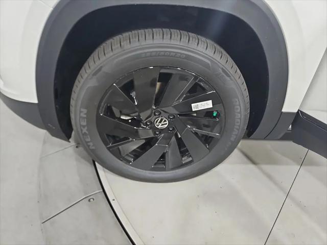 2026 Volkswagen Atlas SE with Technology