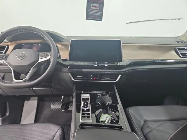 2026 Volkswagen Atlas SE with Technology