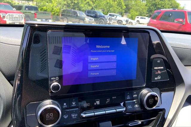 2024 Toyota Highlander LE