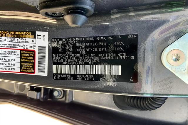2024 Toyota Highlander LE