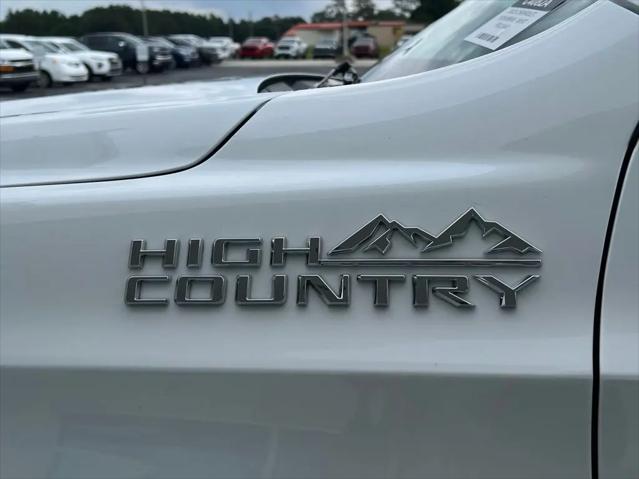 2023 Chevrolet Suburban 4WD High Country